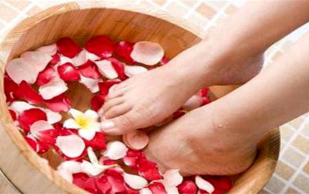 哪些人不适合泡脚?哪些人不宜泡脚,哪些人不适合用艾草泡脚 哪些人不适合泡脚?哪些人不宜泡脚,哪些人不适合用艾草泡脚