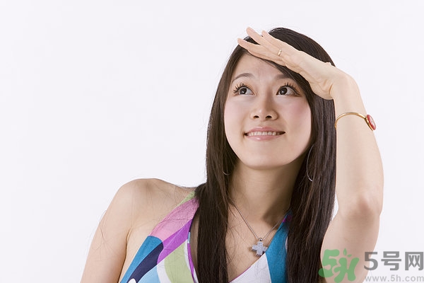 女孩12岁胸部发育的比较大正常吗,12岁女孩胸多大才正常