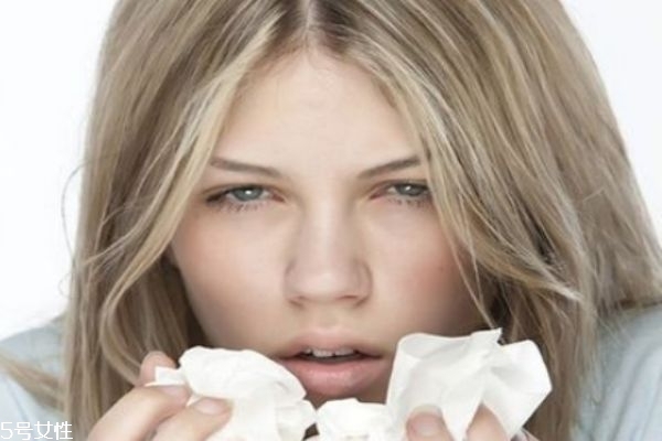 感冒怕冷是风寒感冒还是风热感冒,风一吹就感冒怎么提高免疫力 感冒怕冷是风寒感冒还是风热感冒,风一吹就感冒怎么提高免疫力