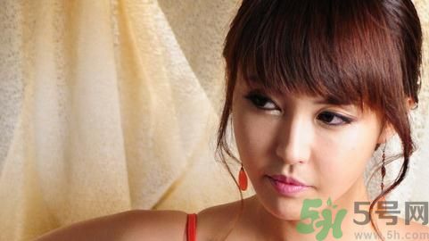 判断女人好不好勾搭,内向女人容易勾搭吗