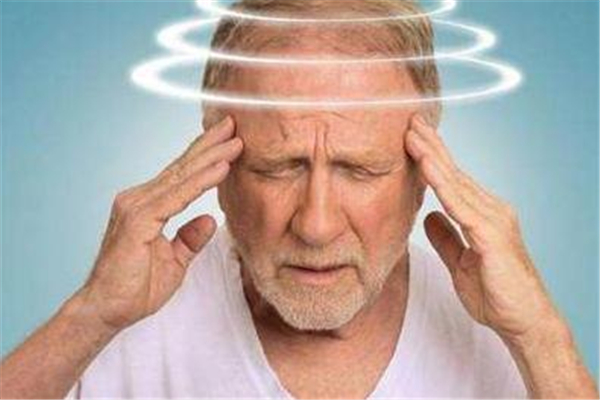 老人头晕是什么原因引起的怎么解决,老年头晕是哪里出问题了