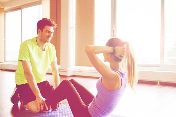 做俯卧撑能瘦肚子吗,如何在床上练腹肌