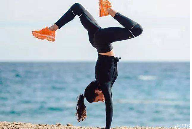 来月经可以倒立吗,例假期可以倒立吗