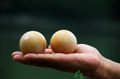 手玩健身球怎样玩,健身手球怎么玩