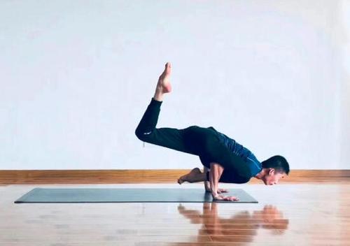 男人可以练瑜伽吗有什么好处,男人可以练瑜伽吗?