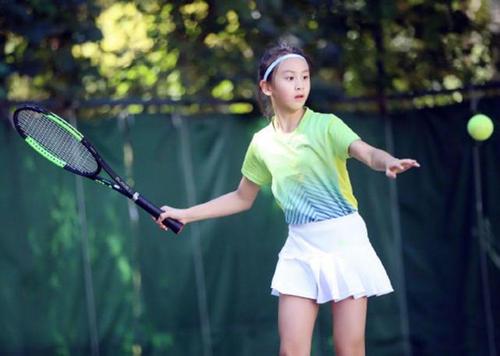 女生打网球的好处和坏处,女孩子打网球好吗