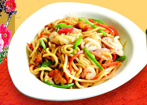 海鲜炒乌冬面做法,怎么炒乌冬面好吃又简单