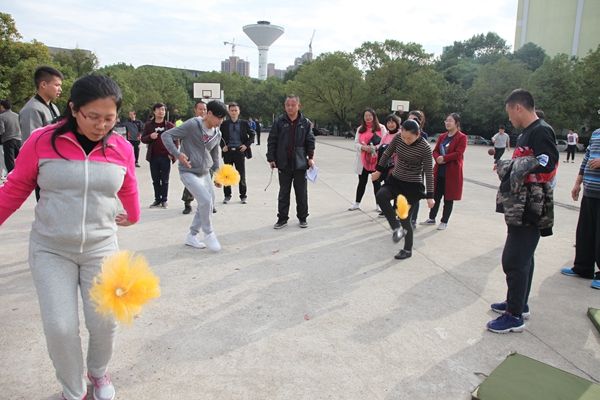 经常踢毽子会伤膝盖吗,踢毽子会伤膝盖吗 经常踢毽子会伤膝盖吗,踢毽子会伤膝盖吗