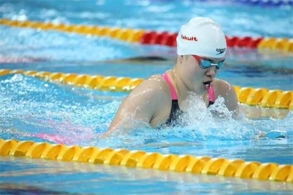 蛙泳多久可以减肥,游泳半个月能瘦多少斤