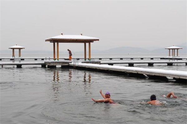 冬泳什么时间段合适,冬泳的最佳时间