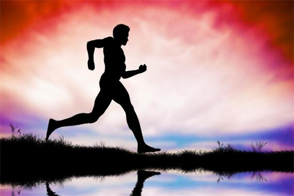 冬季晨跑前要吃东西吗,晨跑前要吃东西吗