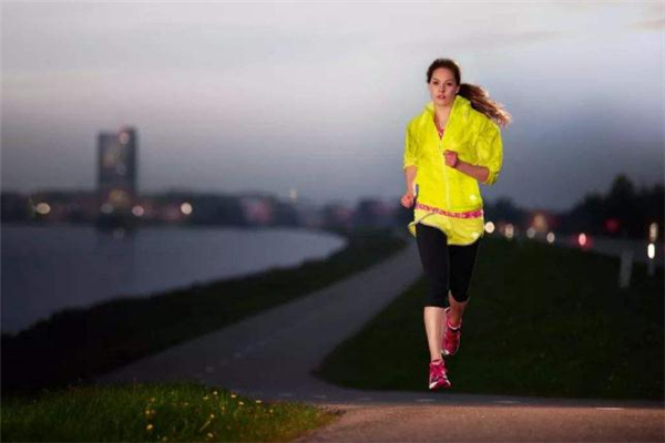 晚上跑步是不是影响睡眠,睡眠不足会影响跑步吗