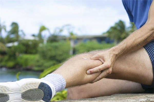 比目鱼肌怎么拉伸,锻炼比目鱼肌