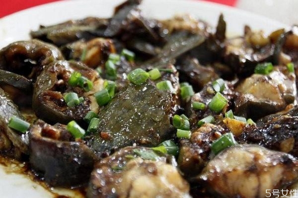 黑豆煲塘鲺有什么功效,塘鲺煲黑豆的做法窍门