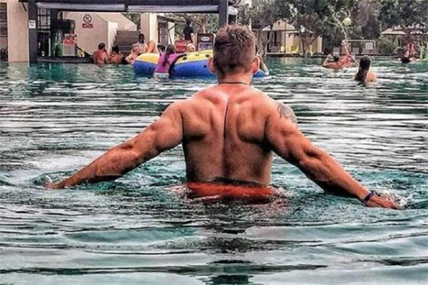 三角肌中束锻炼方法徒手,三角肌中束锻炼方法 哑铃