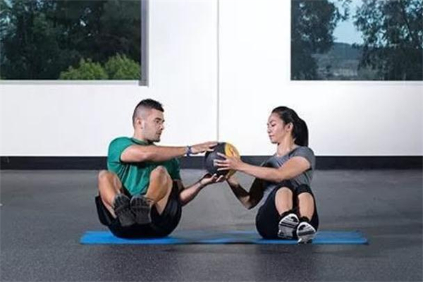 俄罗斯转体一次做多少个,俄罗斯转体锻炼的哪里