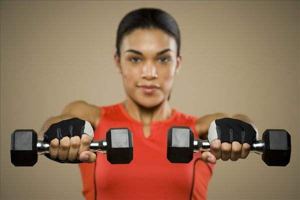 哑铃可以锻炼哪些肌肉图解,哑铃练什么肌肉
