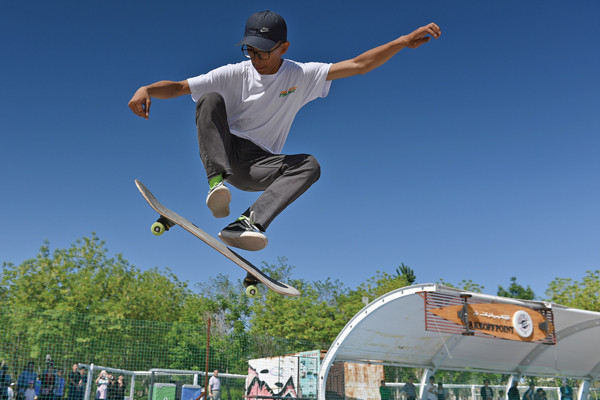 滑板运动对身体有什么好处,滑板运动的好处和坏处