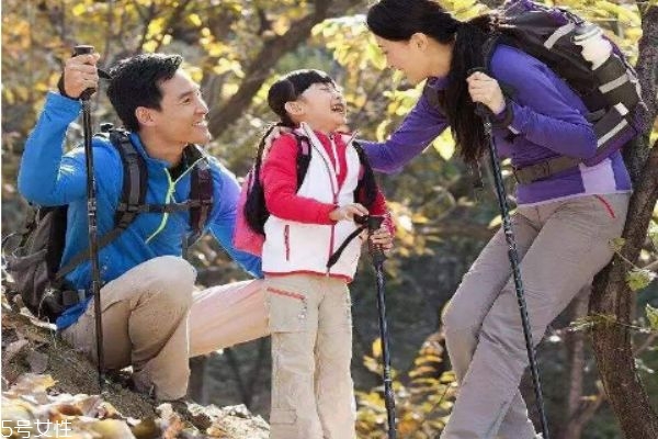 登山腿疼如何快速缓解,爬山后腿疼最快的恢复法用什么药