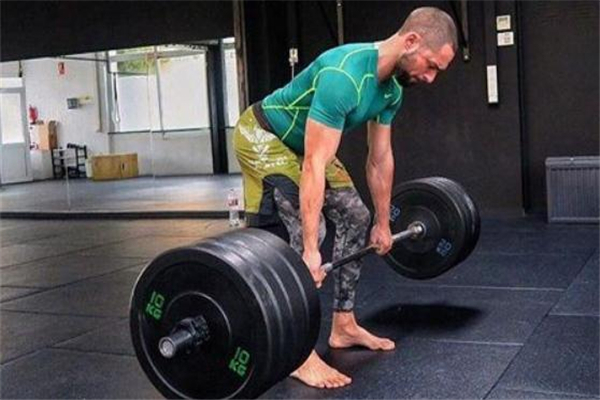 直腿硬拉是练哪里的,直腿硬拉练什么