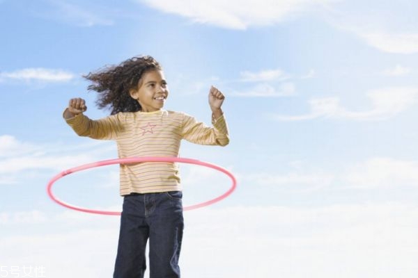 女人转呼啦圈好不好,女人长期转呼啦圈有什么危害