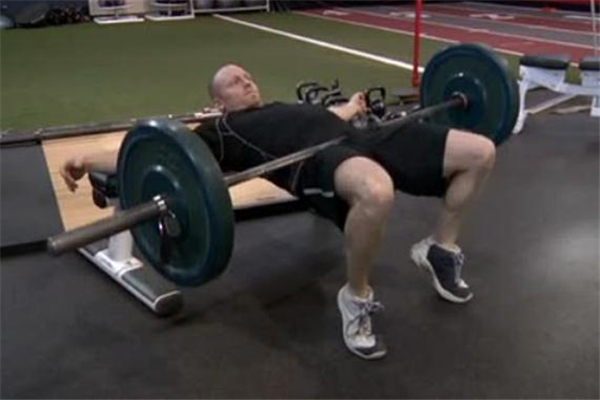 杠铃臀冲的标准动作,用杠铃怎么练臀