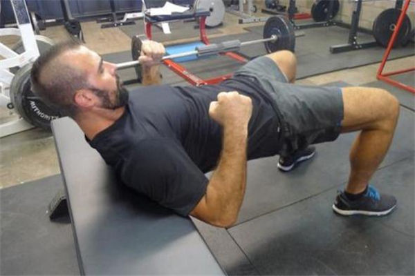 臀冲练哪些肌肉?,杠铃臀冲有什么好处