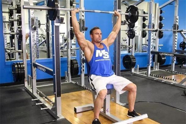 坐姿杠铃推举的正确动作,站姿杠铃推举正确姿势