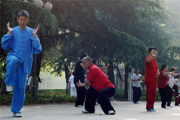 晨练后可以马上洗澡吗,晨跑完多久可以洗澡