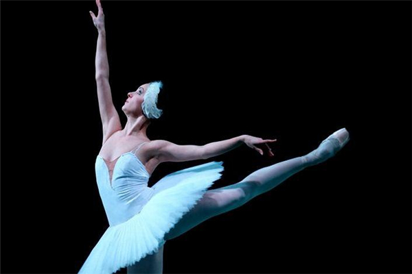 芭蕾舞怎么立脚尖,芭蕾舞怎么立脚尖教学