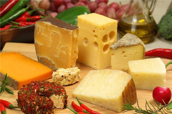 奶酪和奶油的区别,奶油奶酪和奶油芝士奶酪有什么区别 奶酪和奶油的区别,奶油奶酪和奶油芝士奶酪有什么区别