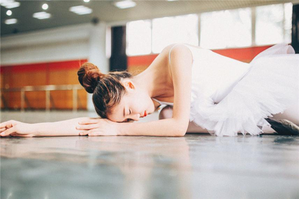 跳舞和跑步哪个减肥效果好,跑步减肥快还是跳舞减肥快