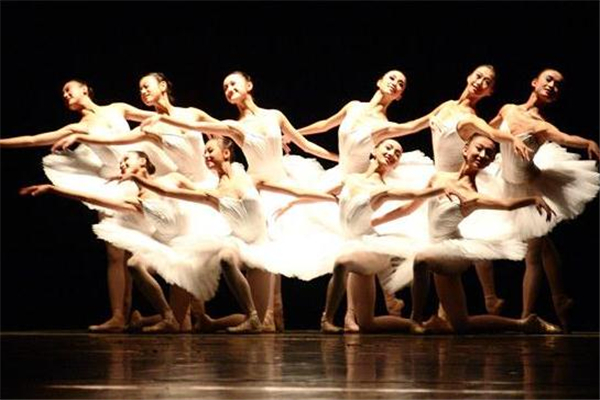 跳舞会让腿变粗吗,跳舞的人腿会变粗吗