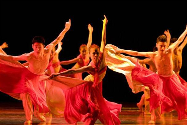 学舞蹈有助于长高吗,跳舞能长高吗? 学舞蹈有助于长高吗,跳舞能长高吗?