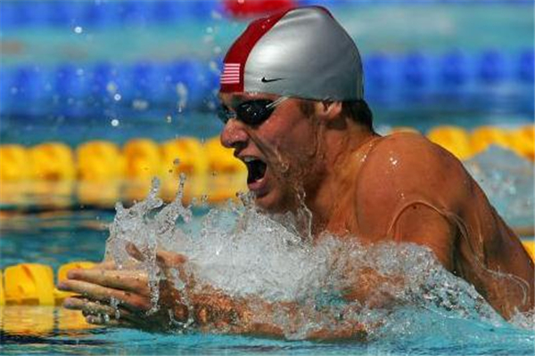 蛙泳可以瘦腿吗,蛙泳能瘦腿吗