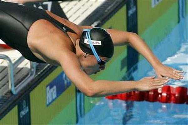 自由泳可以锻炼哪些肌肉,自由泳和蛙泳锻炼哪些肌肉 自由泳可以锻炼哪些肌肉,自由泳和蛙泳锻炼哪些肌肉