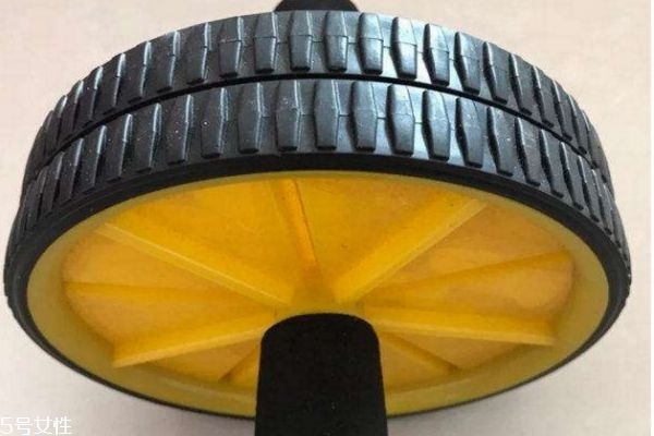 健腹轮伤腰吗伤膝盖吗,健腹轮伤腰吗