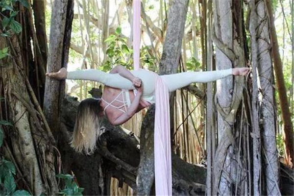 空中瑜伽可以自学吗?,空中瑜伽初学者可以学吗?