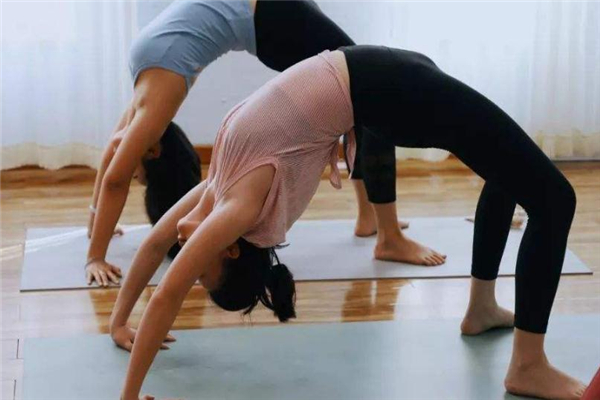 增高瑜伽有用吗,瑜伽能增高吗