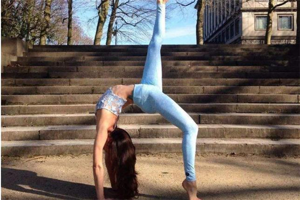 瑜伽轮式怎么起来,瑜伽的轮式怎么做