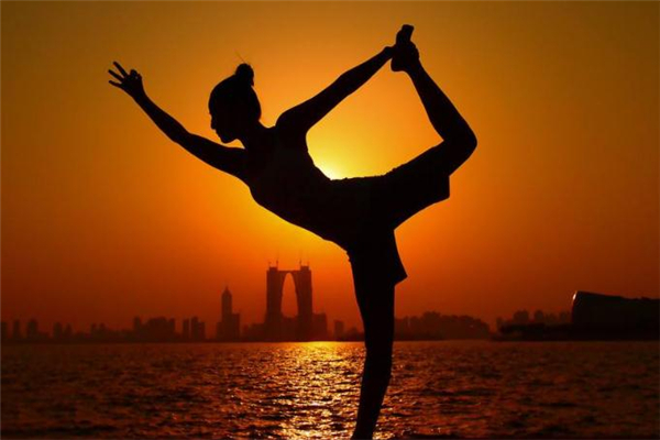 阴瑜伽和流瑜伽的区别,什么叫阴瑜伽,什么叫流瑜伽