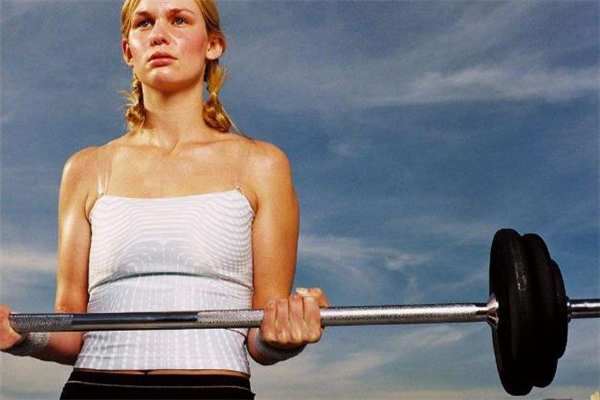 女士杠铃多重合适,杠铃女生一般能举重多少 女士杠铃多重合适,杠铃女生一般能举重多少