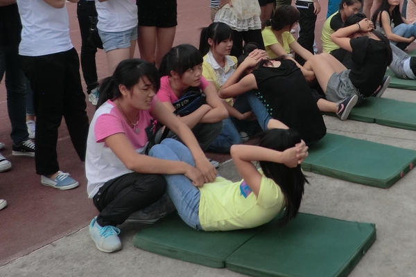 做俯卧撑能瘦肚子吗,做俯卧撑能减肚子吗