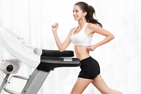 跑步机是穿鞋还是光脚好,跑步机上跑步穿鞋还是光脚 跑步机是穿鞋还是光脚好,跑步机上跑步穿鞋还是光脚