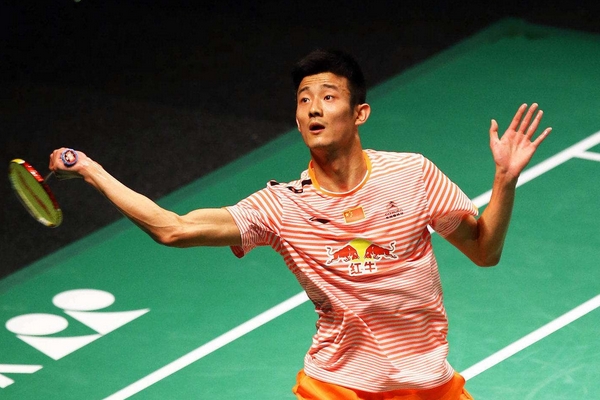 打羽毛球能翘臀嘛,打羽毛球臀部痛