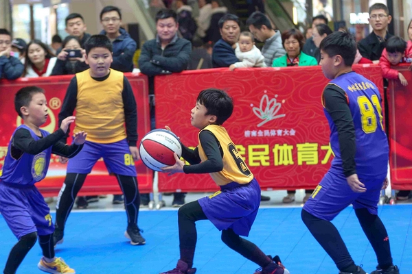 打篮球能戴隐形眼镜吗?,打篮球可以戴隐形眼镜吗