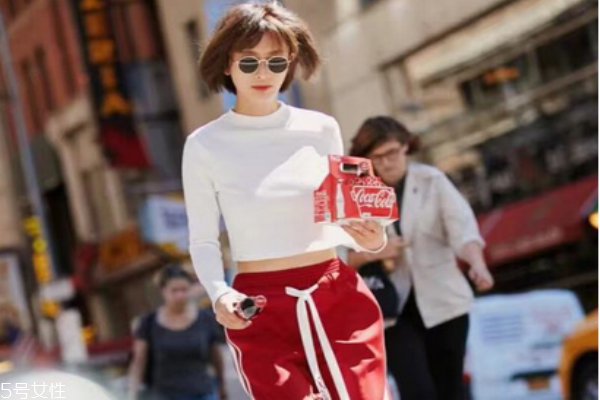 做什么运动可以练出马甲线瘦肚子,什么运动能练出马甲线