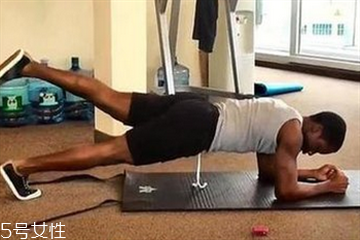 一天做平板支撑多久有效果,平板支撑多久有效果的好处