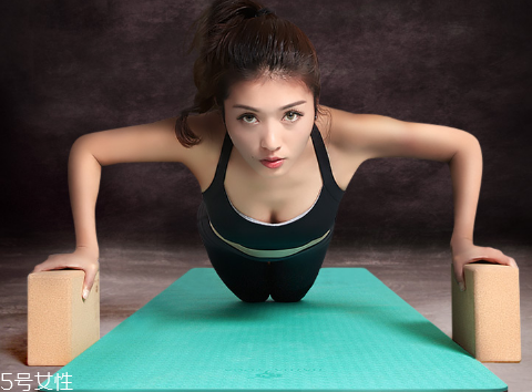 瑜伽对焦虑症有哪些好处,瑜伽对焦虑症有帮助吗 瑜伽对焦虑症有哪些好处,瑜伽对焦虑症有帮助吗