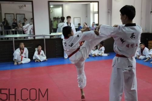 孩子几岁学跆拳道比较好,几岁适合练跆拳道?